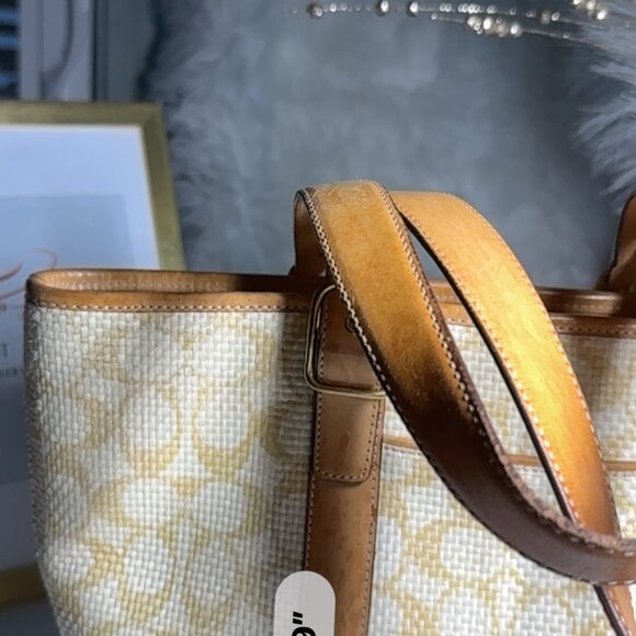 Chic Tan and Cream Geometric Pattern Tote Bag - Picture 5 of 14